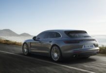 Sport Turismo ergänzt die Panamera-Baureihe Porsche erweitert die Panamera-Familie um eine neue Karosserievariante: Auf dem Genfer Automobilsalon feierte der Panamera Sport Turismo Weltpremiere.