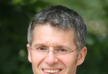 Chancen der Digitalisierung nur selten genutzt Das digitale Dokumentenarchiv, Online-Bewerbungen oder ein Social-Media-Auftritt für den Vertrieb gehören für viele Unternehmen heute zum Alltag