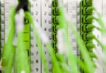 WEKO untersucht Eishockey-Übertragung im Pay-TV Glasfaserkabel