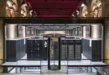 Lenovo stellt Supercomputer bereit Supercomputer in Halle