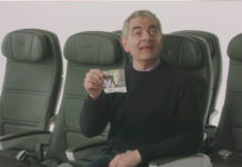 British Airways lanciert Sicherheitsvideo mit Mr. Bean Komiker Mr. Bean im Flugzeug