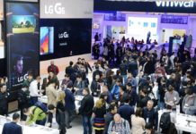 LG-Smartphone mit OLED-Display LG-Stand an der WMC 2017