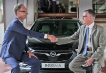Opel gehört jetzt zur PSA-Gruppe Opel-CEO-Michael-Lohscheller-PSA-Group-CEO-Carlos-Tavares-307668