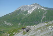 Sunrise und Salt spannen zusammen Die Spannort-Hütte und Umgebung.