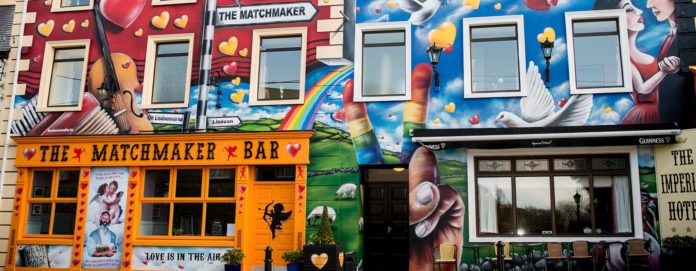 Die Häuiserfront runf um die Matchmaker