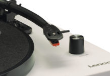 Vinyl erlebt Revial Lenco-Plattenspieler mit Tonabnehmerarm