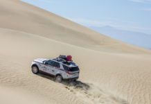 Land Rover wählt Goodyear für die Experience Tour Peru Jeep in der Sahara