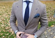 Huawei mit Schweizer Markenbotschafter ein Mann hält das Huawei-Hnady in der Hand