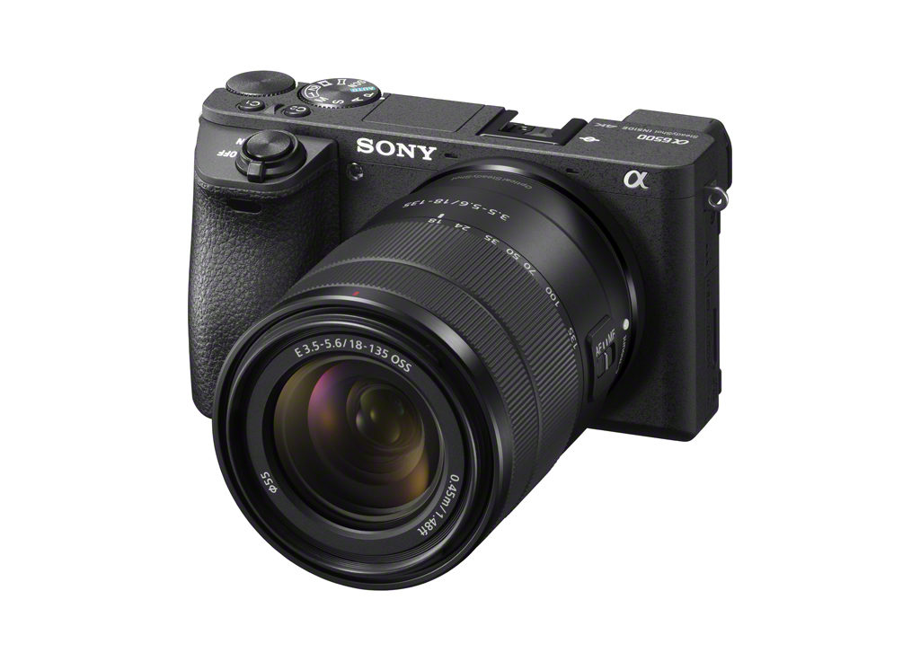 Kamera mit SEL18135 von Sony