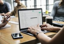 Digitales Arbeiten setzt sich durch Zusammenarbeit findet immer öfter über Social Collaboration Tools statt