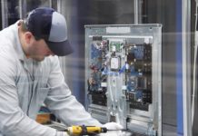 Loewe setzt bei OLED TVs auf Handarbeit Loewe partnert mit Toyoichi