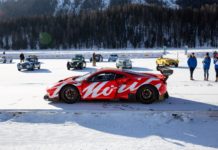 Oldtimer-Eleganz in St. Moritz Oldtimer auf dem St. Moritzer See.