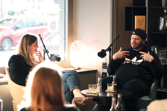 Diskussionsrunde in der LOBBY.