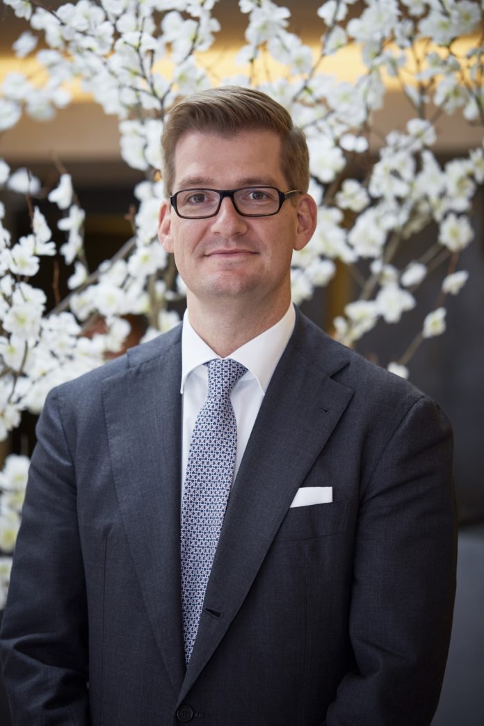 2_Maximilian von Reden_General Manager Schweizerhof Bern