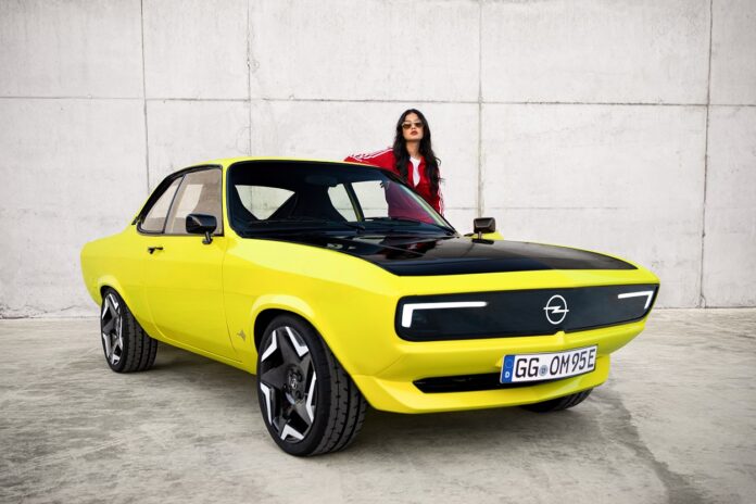 Der Opel Manta GSe ElektroMOD spiegelt die Faszination einer wachsenden Fangemeinde wider.