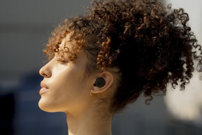 Die neuen CX True Wireless-Ohrhörer von Sennheiser bieten ein hervorragendes Klangerlebnis, 9 Stunden Akkulaufzeit und einfache Bedienung zu einem günstigen Preis