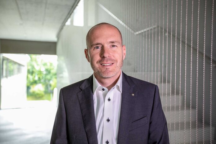 Claude Schreiber wird per 1. Mai 2022 Direktor der Schweizerischen Elektro-Einkaufs-Vereinigung eev Genossenschaft.