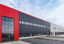 Digitec Galaxus: Online Einkäufe werden vermehrt abends und am Handy getätigt Galaxus versendet die Bestellungen ab seinem deutschen Lagerstandort Krefeld (Quelle: Galaxus).