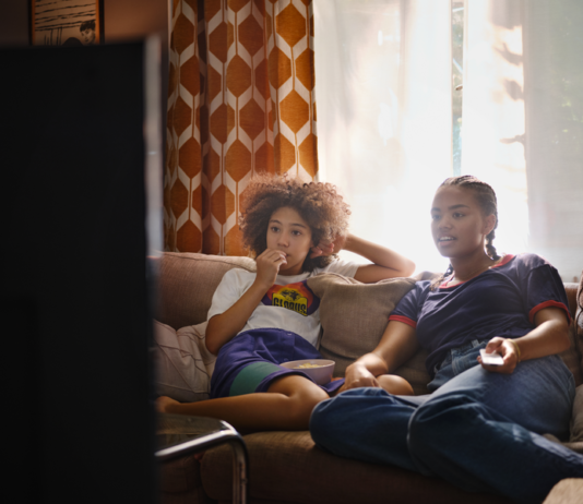 Die Jungen kaufen vermehrt online Quelle: Swisscom