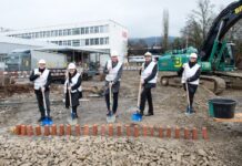 ABB mit Spatenstich für Leistungselektronik-Neubau Spatenstich mit Stephan Attiger, Landammann Kanton Aargau, Marlène Koller, Gemeindeammann Untersiggenthal, Morten Wierod, Leiter des ABB-Geschäftsbereichs Antriebstechnik, Robert Itschner, Vorsitzender der Geschäftsleitung ABB Schweiz, und Manuel Alberati, Architekt UC’NA (von links nach rechts): Quelle: ABB.