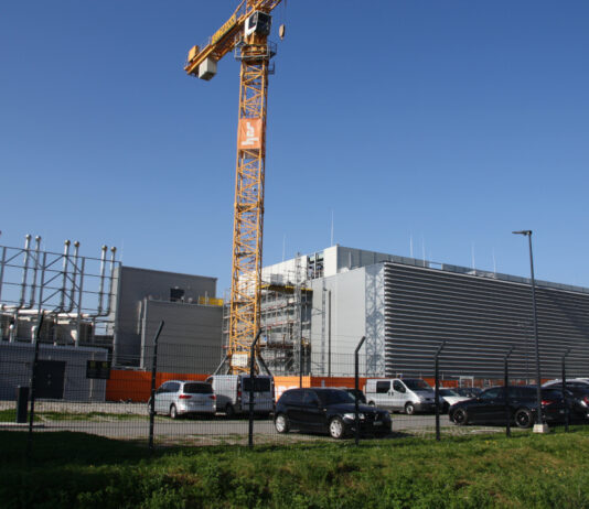 Equinix baut Exchange Rechenzentrum ZH5 in Oberengstringen aus