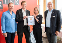 Alltron partnert mit Huawei Digital Power Feierliche Übergabe (v.l.): Andrej Golob, CEO Alltron AG, Felix Kamer, Director Digital Power, Huawei Technologies Switzerland AG, Karin Madliger, Leiterin Vermarktung & Vertrieb Alltron & Jamei, Competec- Gruppe, sowie Richard Pimper, Vice-President & CTO Huawei Digital Power WEU