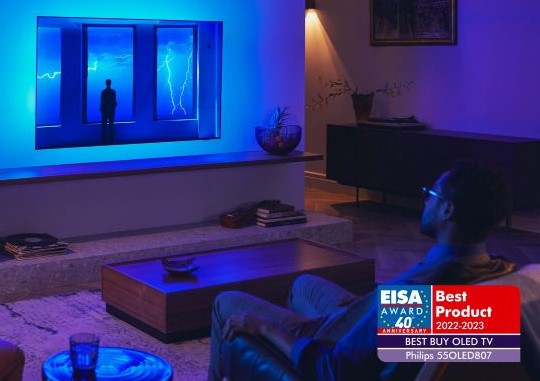OLED807 EISA 2022 lifestyle 3