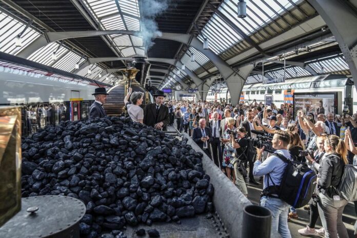 175. JAHRE SCHWEIZER BAHN aufgenommen am ,09.08.2022 in Baden. (KEYSTONE/Valeriano Di Domenico)