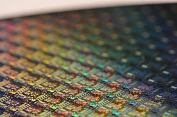 Mikrochips bestehen heute aus Silizium. Bild: Unsplash/Laura Ockel