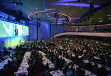 Gute Laune an der ICT-Networking Party Quelle: Markus Senn