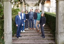 BLP Digital und Canon Schweiz partnern Daniel Hatt, Information Management Sales Manager, Canon (Schweiz) AG, Michael Maunz, Head of Solution Domain, Canon (Schweiz) AG, Sabrina Schenardi, Co-Founder & Business Development, BLP Digital, Philippe Rubin, Business Development Executive, Canon (Schweiz) AG, Tim Beck, Co-Founder & CEO, BLP Digital, Thore Harmuth, Co-Founder & CCO, BLP Digital, Katharina Aeschlimann-Mäder, Product Business Developer, Canon (Schweiz) AG: Quelle: Canon.