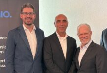 Sonio übernimmt JevoTrust (v.l.n.r.) Ralph Meyer, CEO BUSINESS IT AG; Torsten Voss, Managing Director Services JevoTrust Management AG; Robert Jenni, CEO JevoTrust Management AG; Roger Hegglin, CEO Sonio AG.