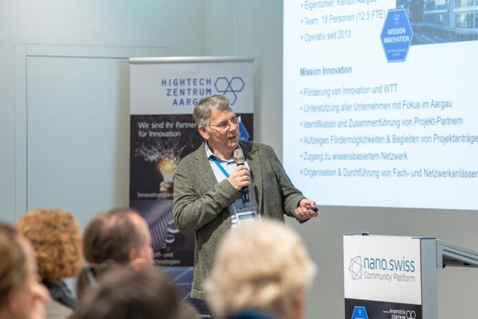 Foto: Dr. Marcus Morstein, Hightech Zentrum Aargau bei der Einführung in die Veranstaltung