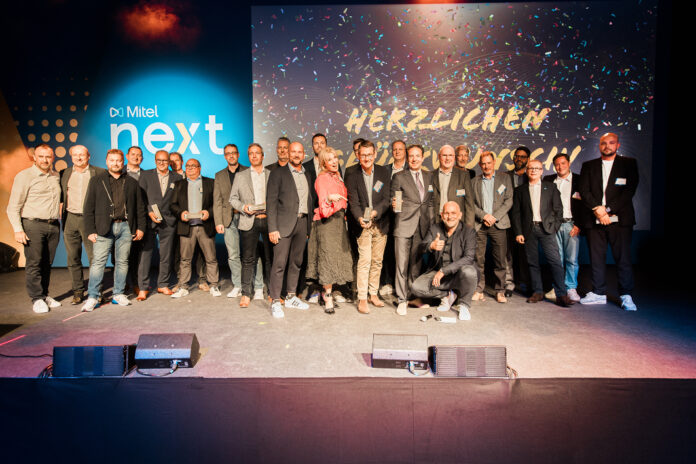 Zu den Gewinnern in der DACH-Region gehören die Swisscom (Schweiz) AG im Bereich Social Responsibility sowie als Schweizer Partner of The Year die Nägele-Capaul AG. (Quelle: Mitel).