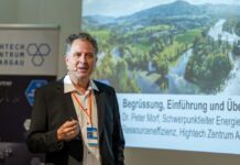 Sonne, Wind und Netze waren heisse Themen beim HTZ Peter Morf, Leiter des Schwerpunktes Energietechnologien und Ressourceneffizienz beim Hightech Zentrum Aargau