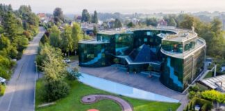 Abacus verleiht Platin-Partnerstatus Quelle: Abacus