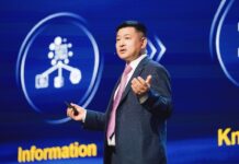 Huawei lanciert AI Data Lake Solution Peter Zhou, Vizepräsident von Huawei und Präsident der Huawei Data Storage Product Line, während seiner Key Note. Quelle: Huawei