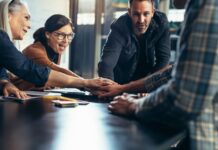 Abacus Umantis und Avenir Group partnern