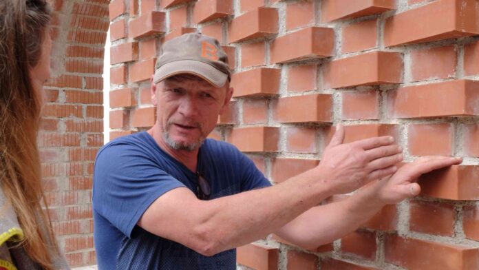 tum2 Der Roboter bringt die Präzision, wo Menschen an ihre Grenzen stossen