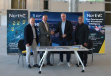 Rechenzentrum der Zukunft in Arlesheim Fotoquelle NorthC: (v.l.n.r) Patrik Hofer, Managing Director NorthC Schweiz AG; Bardo Magel, CEO uptownBasel; Donald Badoux, Managing Director NorthC DACH; Hans-Jörg Fankhauser, Areal-Entwickler uptownBasel.