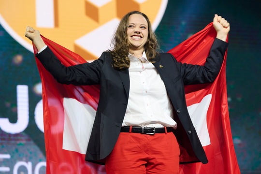 Fotoquelle ETI.swiss: Jana Gander holt Silber ander Siegerehrung in Herning/Dänemark Fotoquelle ETI.swiss: Jana Gander holt Silber ander Siegerehrung in Herning/Dänemark