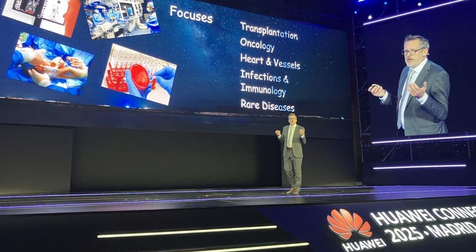 Neben den vielen Gästen sprach auch Armin de Greiff, CIO des Universitätsklinikums Essen. Quelle: insidenews