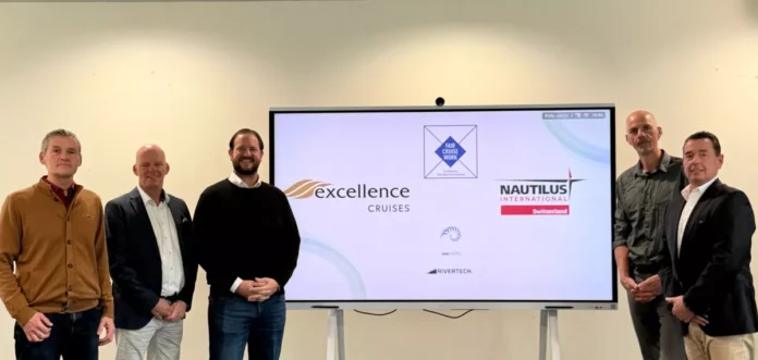schiff Von links: Piet Dörflinger, Nautilus International, Gewerkschaftssekretär Schweiz; Jos Seinen, Rivertech Holding AG, Zug, Nautischer Direktor; Karim Twerenbold, Inhaber/Verwaltungsratspräsident Excellence Cruises; Holger Schatz, Nautilus International, Nationalsekretär Schweiz; Oliver Gerbig, Sea Chefs Cruise Service GmbH, Hamburg, Geschäftsführer.