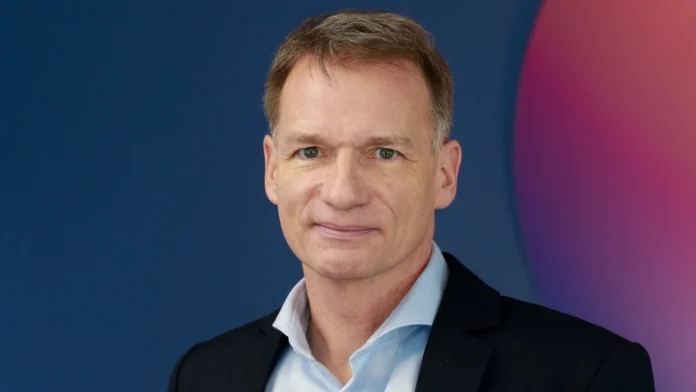 Thomas Sutter, ab Mai 26 neuer MD von Switch, Abt. Zentrale Informatik Thomas Sutter, ab Mai 26 neuer MD von Switch, Abt. Zentrale Informatik