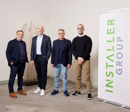 BP Elektro AG wird Teil der InstallerGroup Schweiz Copyright InstallerGroup Schweiz: v.l.n.r.: Premtim Dema (Vorsitzender Geschäftsleitung BP Elektro AG), Boris Bischoff (CEO InstallerGroup Schweiz AG), Beat Gasser (Mitglied Geschäftsleitung BP Elektro AG), Andreas Weiss (CFO InstallerGroup Schweiz)