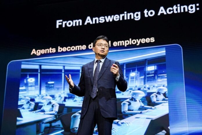 Yuan Yuan, President of the Huawei Data Storage Product Line1-2