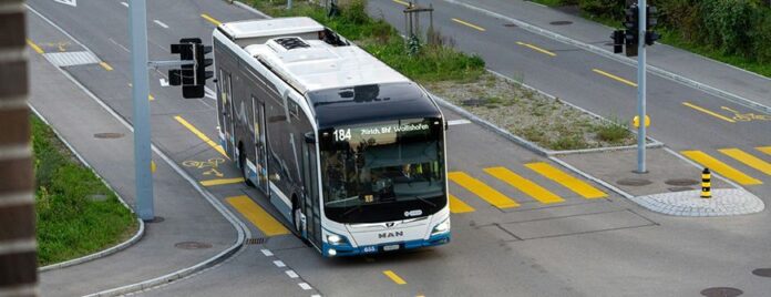 empa_Elektrobus Dieselbusse umbauen statt ersetzen: Eine sinnvolle Alternative, zeigt eine Empa-Studie. Im Bild: ein elektrischer Stadtbus. Bild: Unsplash/empa.